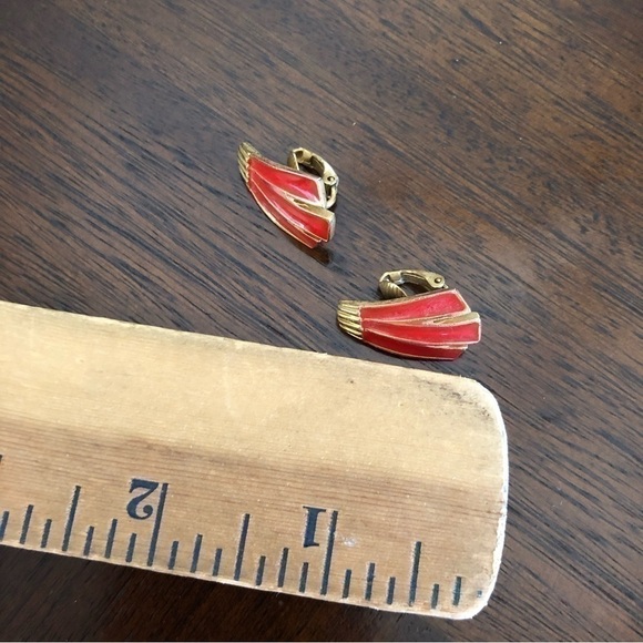 Vintage ClipOn Earrings - Picture 4 of 4